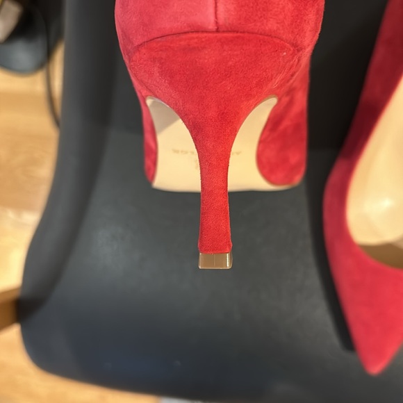 Ann Taylor Red Suede Shoes. Size 10 - Picture 9 of 11